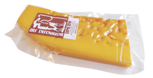 dimljen bohinjski sir, bohinjski planšar, cca 0,3 kg, pakirano, cena za kg