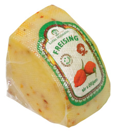 sir freising s čilijem, loška mlekarna, pakirano, cena za kg